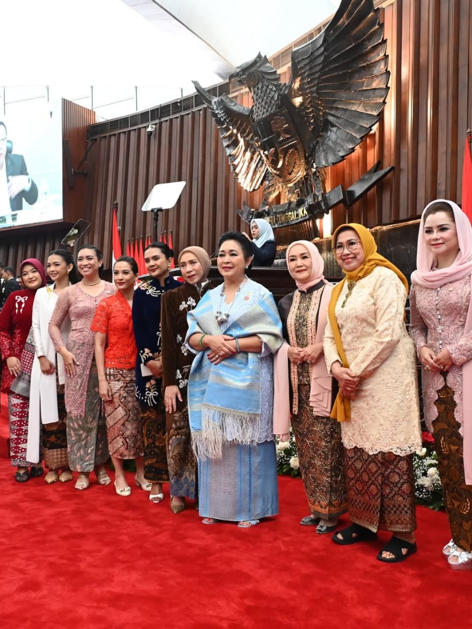 Melly Goeslaw dan teman-temannya (Instagram)